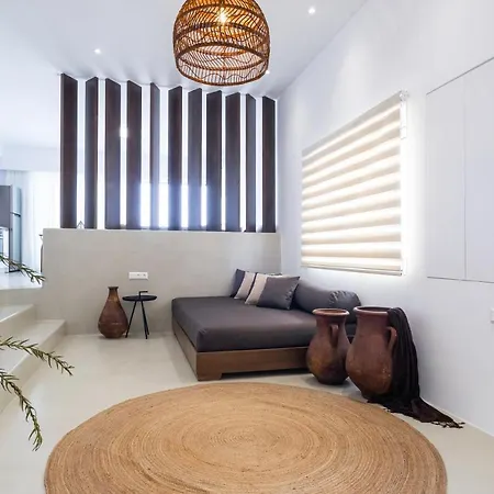 Wave, An Idyllic Seafront Feriehus Kokkini Hani