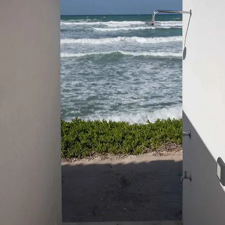 Wave, An Idyllic Seafront * Kokkini Hani